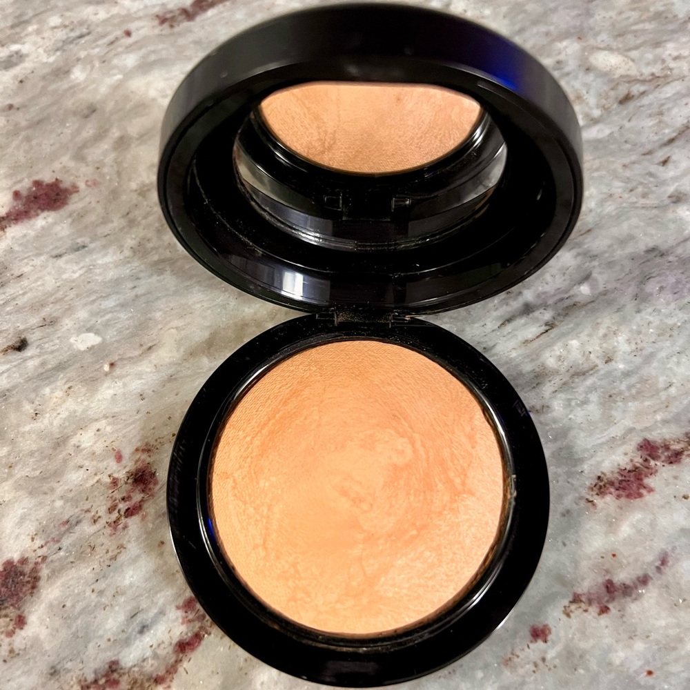 MAC Cosmetics Medium Dark Mineralize Skinfinish Natural Powder